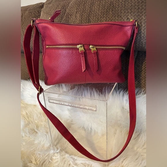 FOSSIL Elegant Red Leather Crossbody Bag - Picture 3 of 15